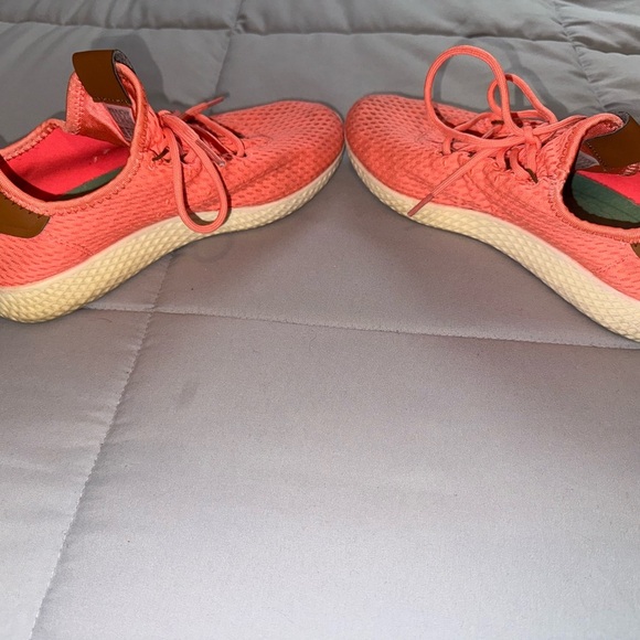 Adidas Women's Bright Coral Sneakers Size 6.5 - Picture 5 of 8
